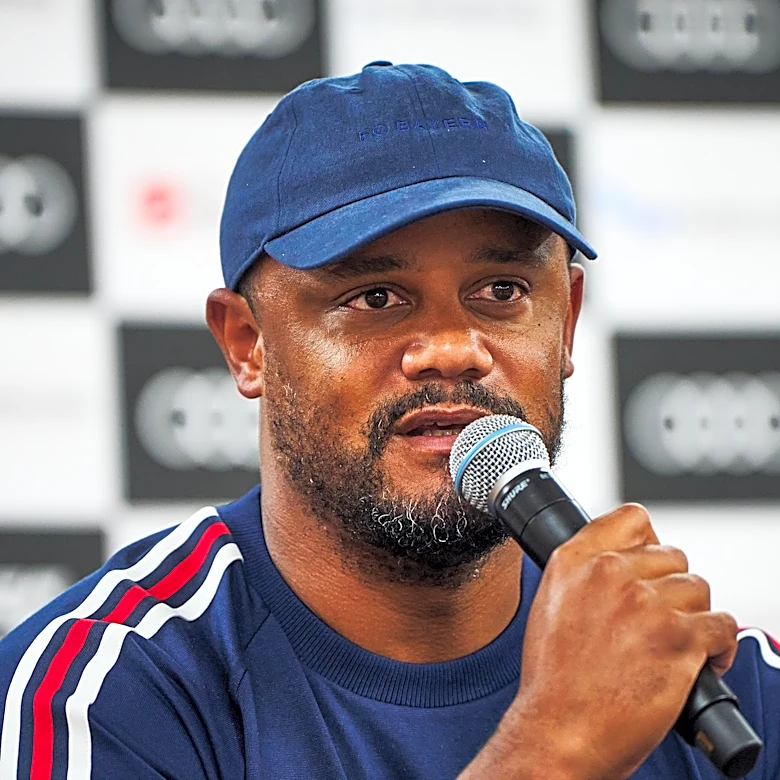 Bayern Munich News: Vincent Kompany says FC Bayern’s transparency with players is key; Luis Díaz isn’t going anywhere; and MORE!