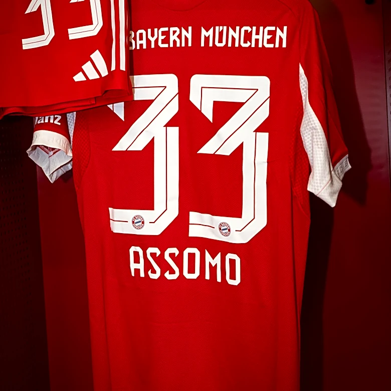 Tom Bischof praises Bayern Munich’s impressive young forward Bastian Assomo