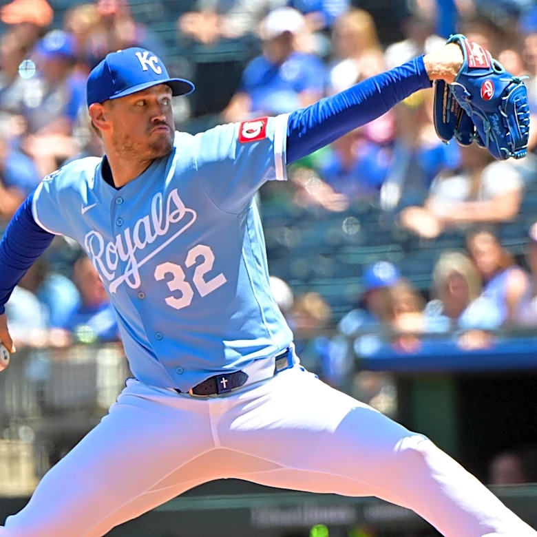 Stephen Kolek, Luinder Avila the latest two Royals to undergo Tommy John surgery