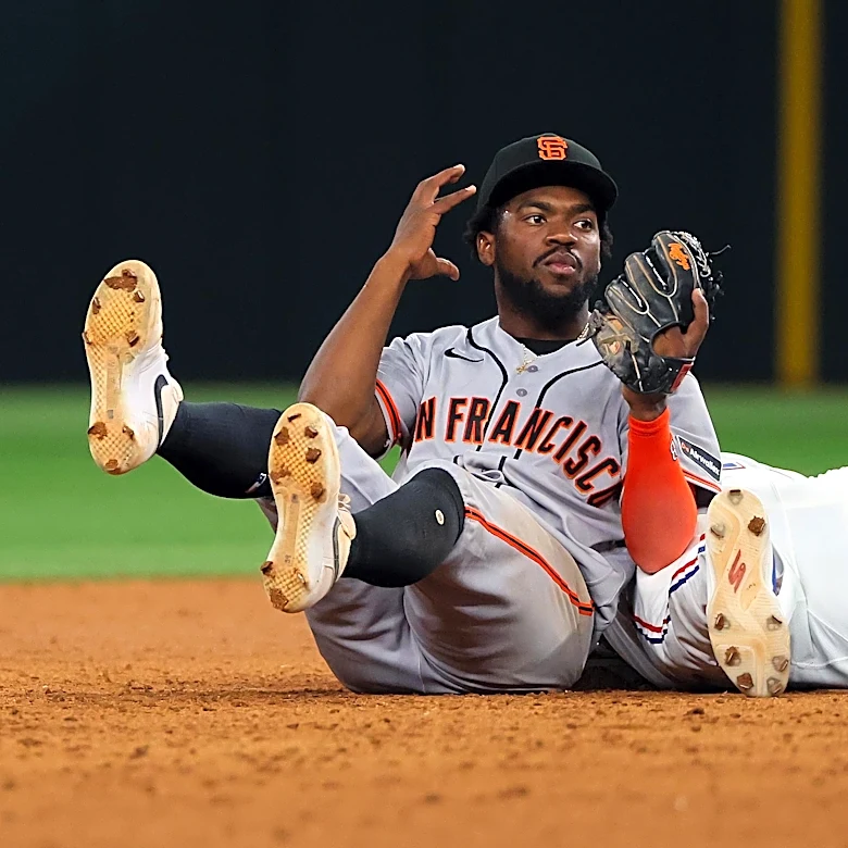 Giants get walked-off by Rangers on missed catch