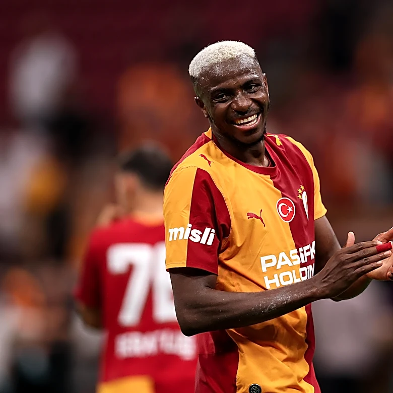 Could Victor Osimhen be the key to Barcelona signing Julián Álvarez?