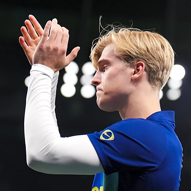 Why Newcastle Is Delaying Pursuit of Tottenham’s Lucas Bergvall Transfer