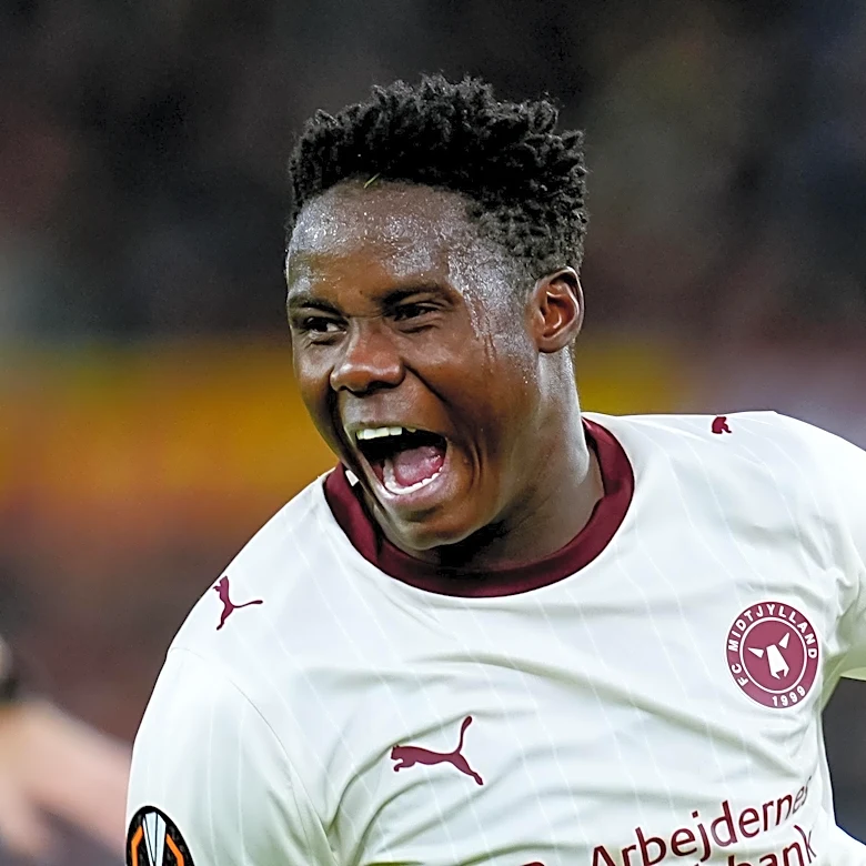 Newcastle Join Five-Club Race for Record-Breaking Striker Deal