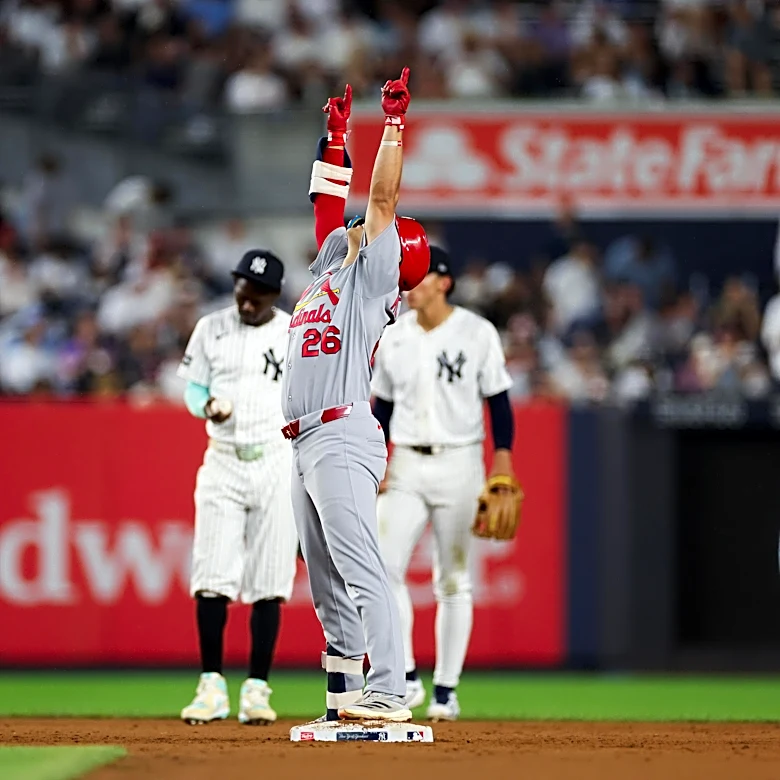 Yankees’ offense quieted on a rainy night against Cardinals