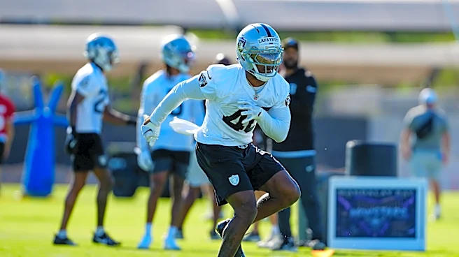 Devin Lafayette flashing for Las Vegas Raiders