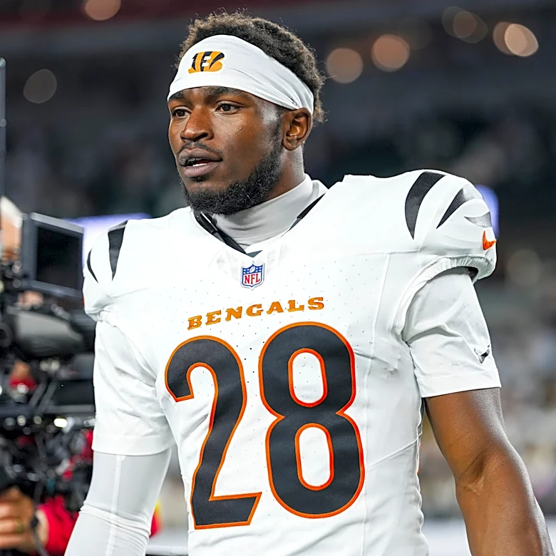 Josh Newton reportedly in the “doghouse” during Bengals training camp