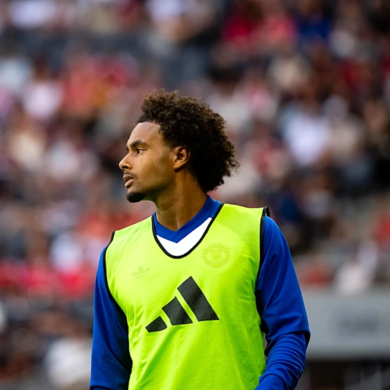 Report: Manchester United open to negotiations over Zirkzee