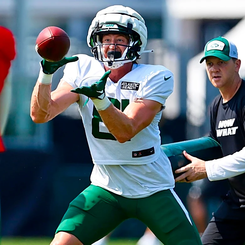 Cowboys claim TE Zack Kuntz off waivers