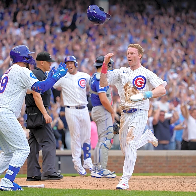 Cubs 3, Blue Jays 2: Alex Bregman ties it up, and Pete Crow-Armstrong literally runs it off
