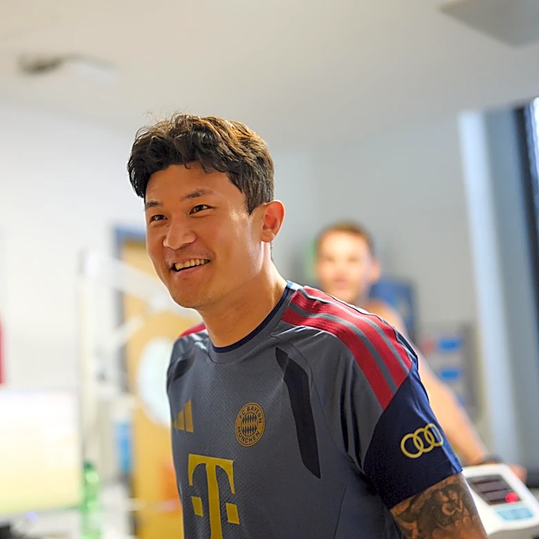 Bayern Munich News: Manchester United back in on FC Bayern’s Kim Min-jae?; Tottenham eyeing Benjamin Šeško, Nicolas Jackson?; and MORE!
