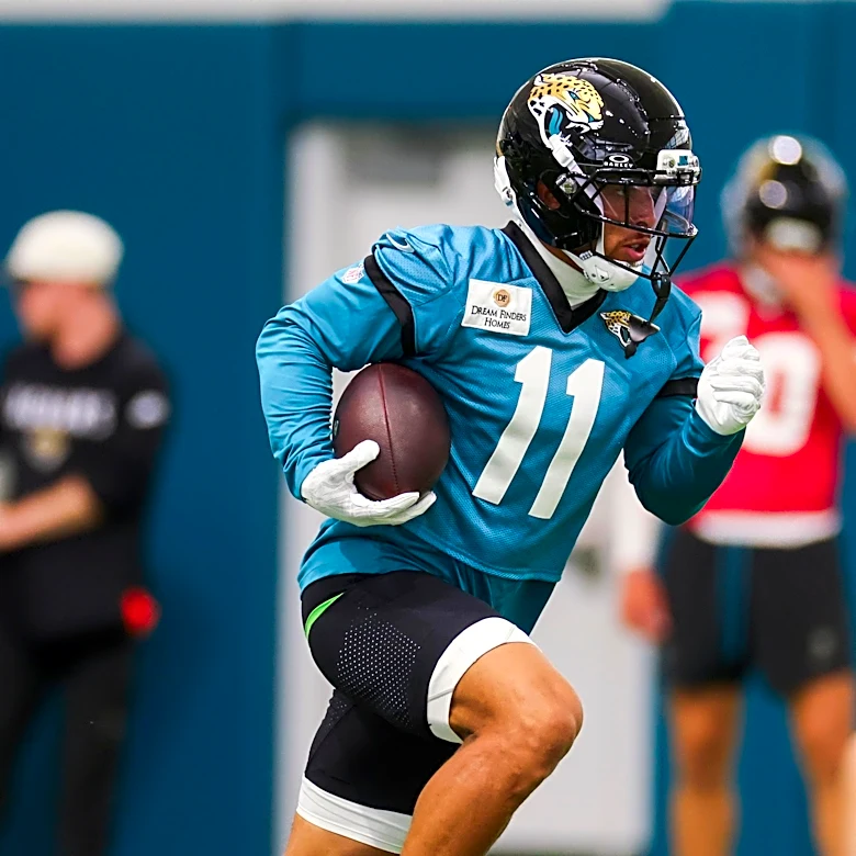 Tweets of the Week: JHA named top-ten edge rusher, Parker Washington, and more