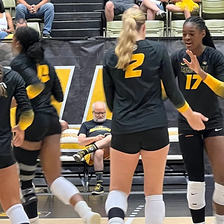 The Fifth Set: Connected By Design: Dawn Sullivan sees chemistry fueling Mizzou’s young volleyball team