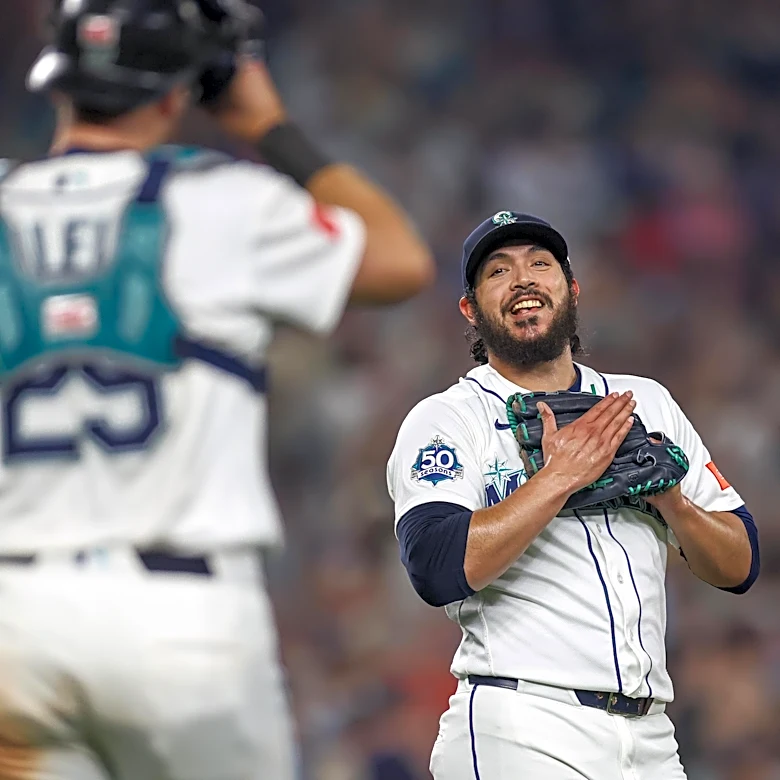 Andrés Muñoz doesn’t care if hitters swing at his changeup