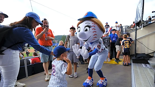 Mrs. Met becomes the first female elected to the Mascot Hall of Fame