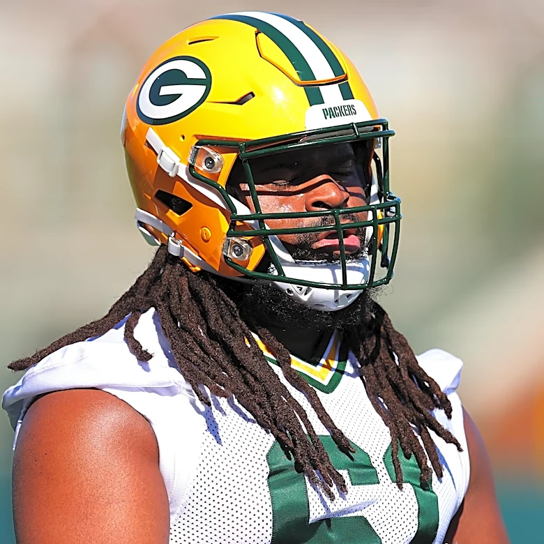 49ers hold tryouts for 3 centers as their depth continues to be tested