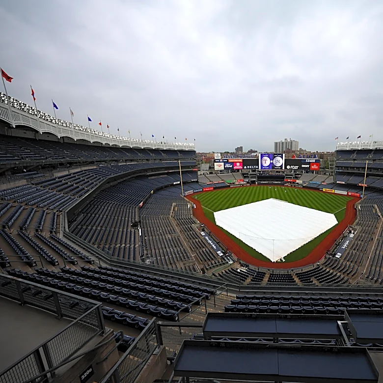 Yankees, Braves in rain delay to begin Friday night game