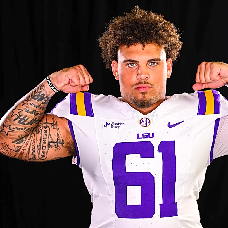 Braelin Moore named to Rimington Watch List