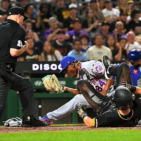 A four-run third and web gems buoy Mets over Bucs