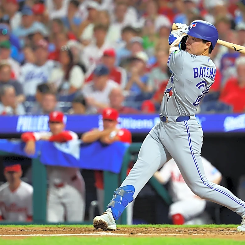 Jays Survive Near Collapse, Beat Phillies 5-4