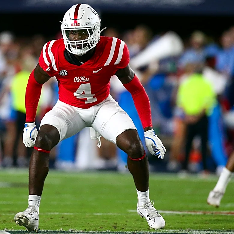 Suntarine Perkins wins Chucky Mullins Award for 2026 season