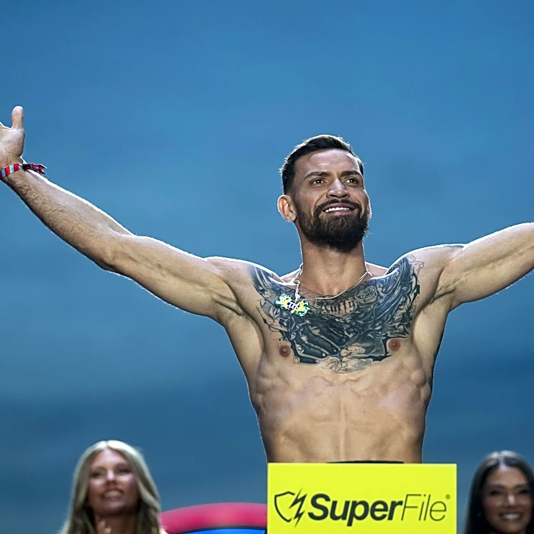 ‘Iceman’ returns! Mauricio Ruffy wears Chuck Liddell shorts during violent UFC 331 training session | Video