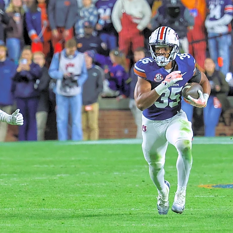 Seahawks add another running back following Jadarian Price injury