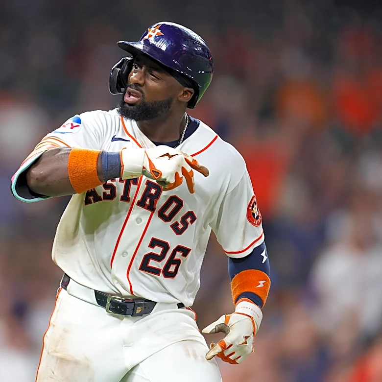 Rally Comes Up Short as Astros Fall 3-2 to Padres in San Diego