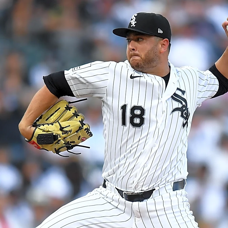 Late-game offense, web-gem defense bring South Side victory on Ozzie Guillén Day