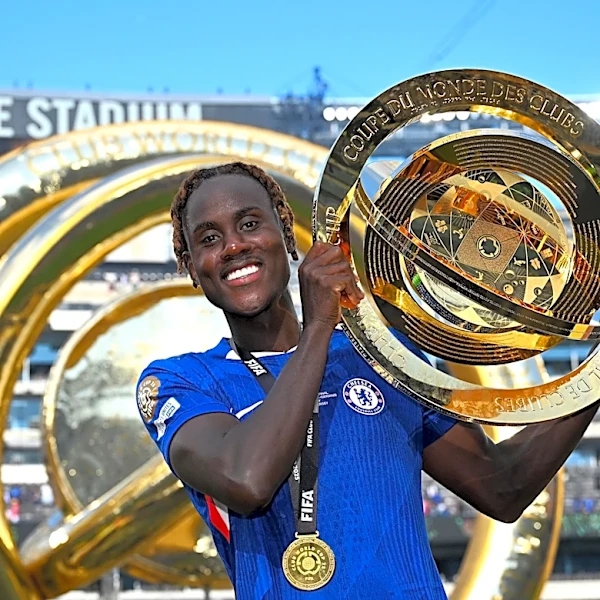 Official: Como 1907 sign Trevoh Chalobah from Chelsea