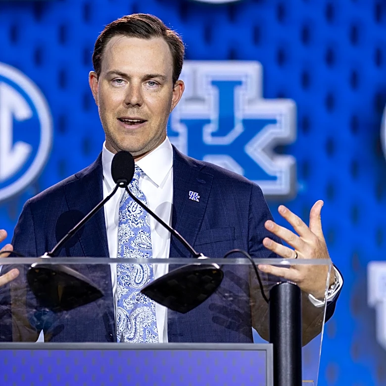 J Batt and Will Stein surprise Kentucky fans with donuts during tailgate setup day