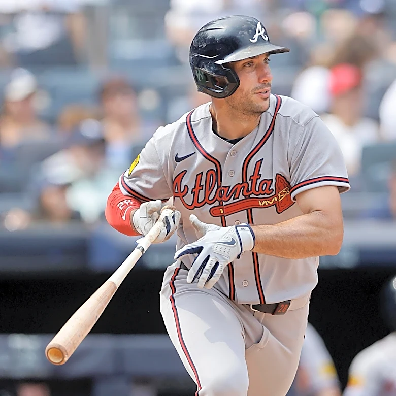 Braves avoid the brooms in extras with Yankees series finale win
