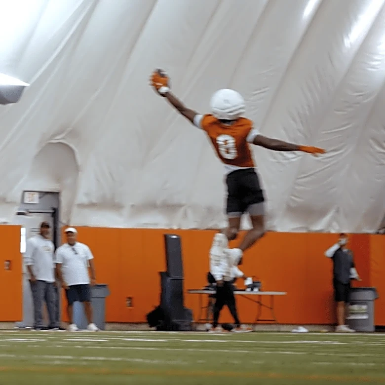 WATCH: Cam Coleman makes insane one-handed catch