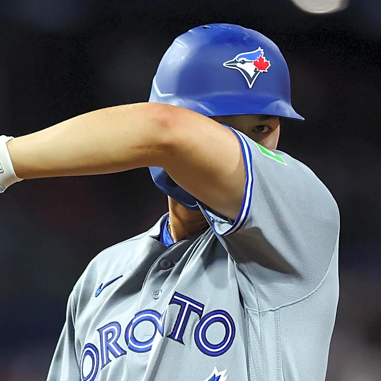 Jays Lose In Extra Innings