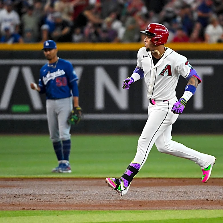 Diamondbacks take season series over Dodgers