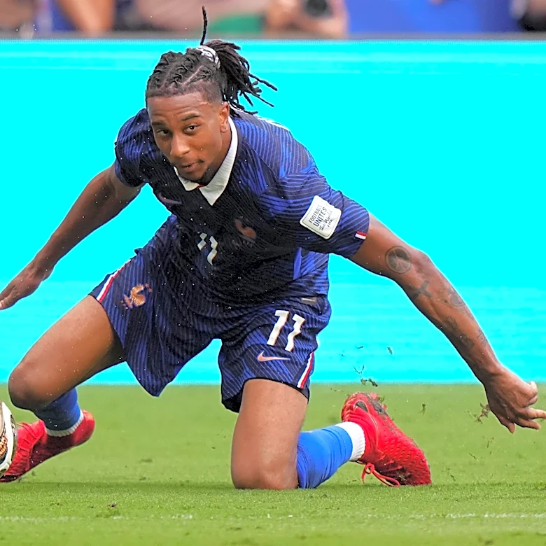 Bayern Munich News: Not even €200 million might convince FC Bayern to sell Michael Olise; PSG forward on Bayern’s radar?; and MORE!