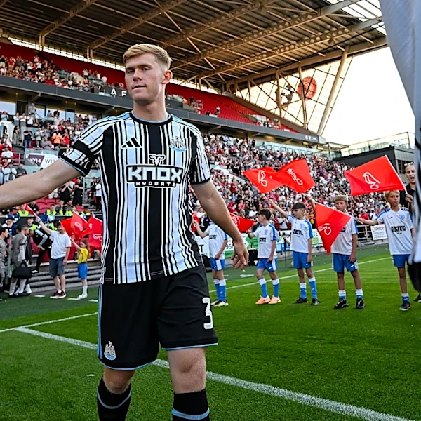 Newcastle Send Clear Lewis Hall Message After Man United Approach