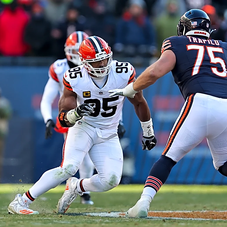 Bears Injury Updates for Ozzy Trapilo, Zavion Thomas, and Luther Burden III