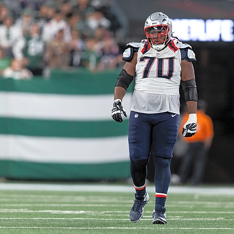 Instant grades for Patriots trading Caedan Wallace to Dolphins