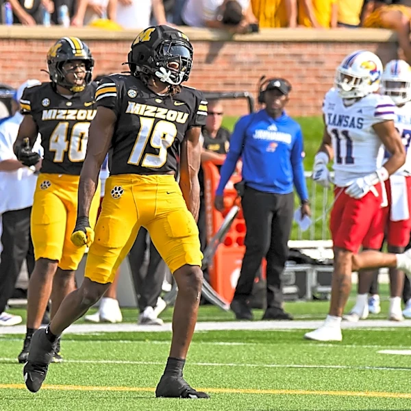 Darris Smith Prepares to Lead Unproven EDGE Group