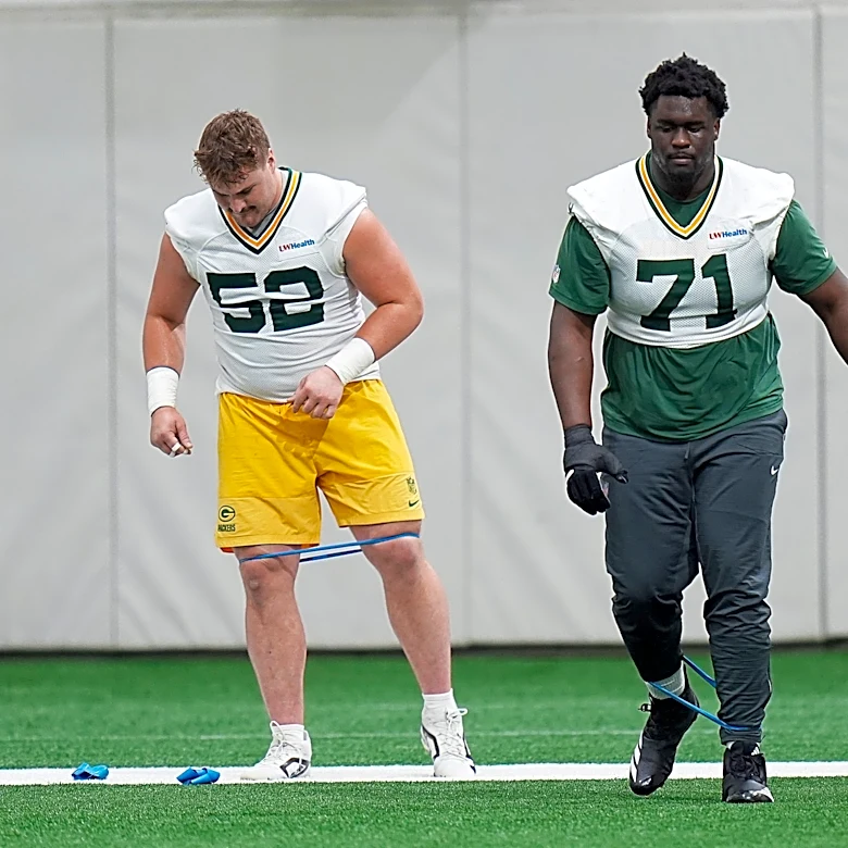 Who will win the Packers’ training camp battle at right guard?
