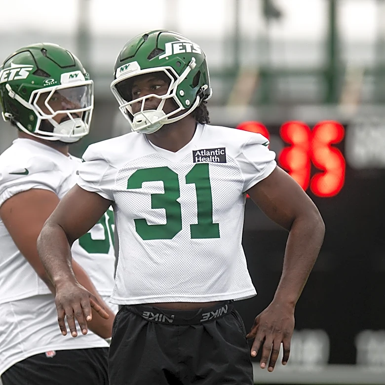 David Bailey shines, Geno Smith struggles in feisty joint practice between Jets and Buccaneers