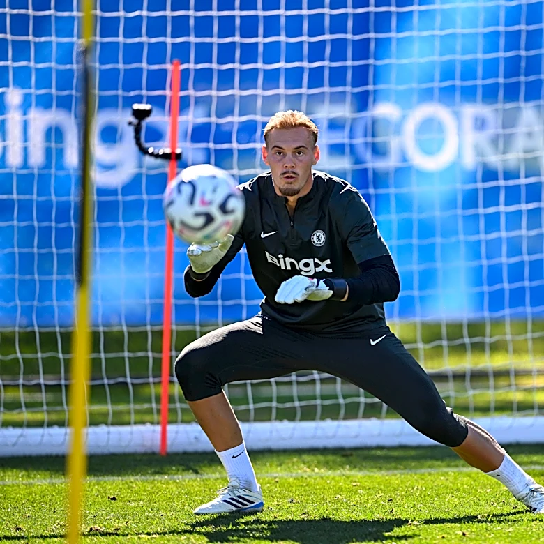 Official: RC Strasbourg sign Filip Jörgensen on loan from Chelsea
