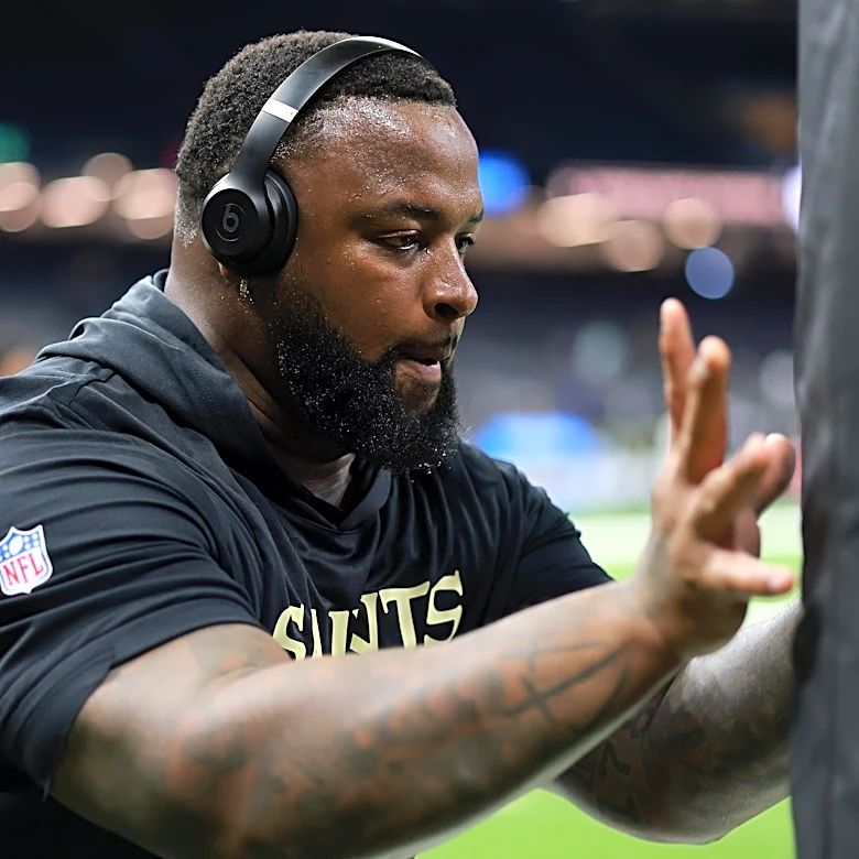 Saints DT Davon Godchaux leaves practice early