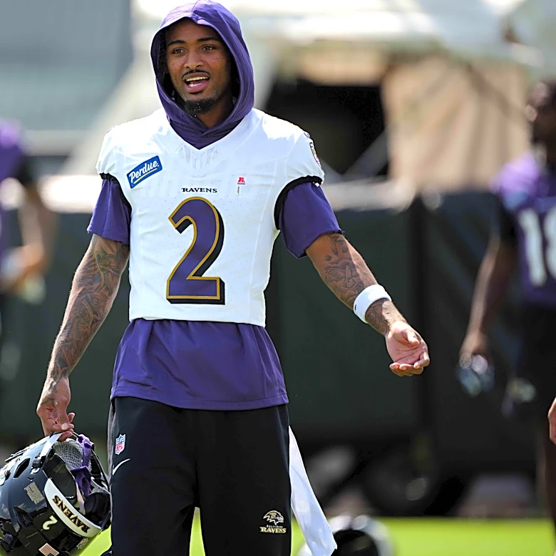 Ravens CB Nate Wiggins carted off practice field