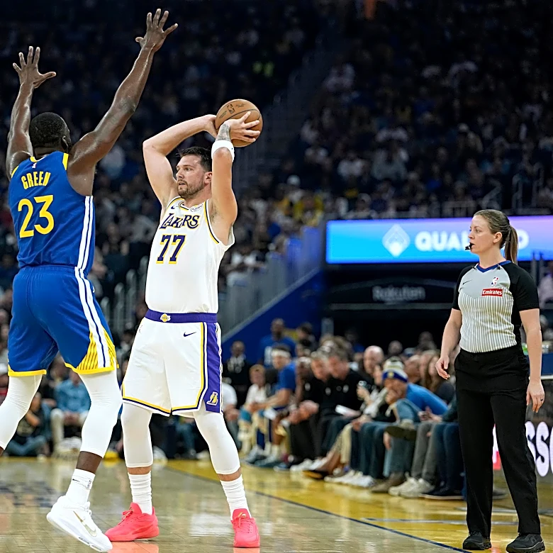 Warriors tip off new season against new-look Lakers