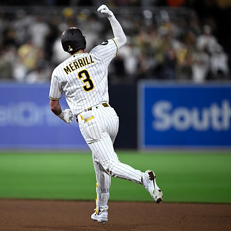 Padres rally late to take opener, setting up key middle game of series