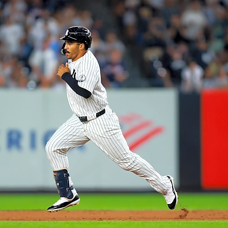 Yankees’ small ball prevails late in grind-out series-opening win over Mariners