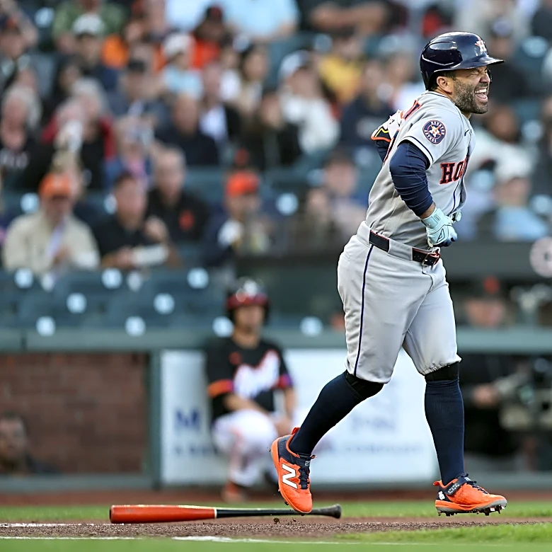 Astros Waste Early Opportunities in 4-1 Loss to Giants