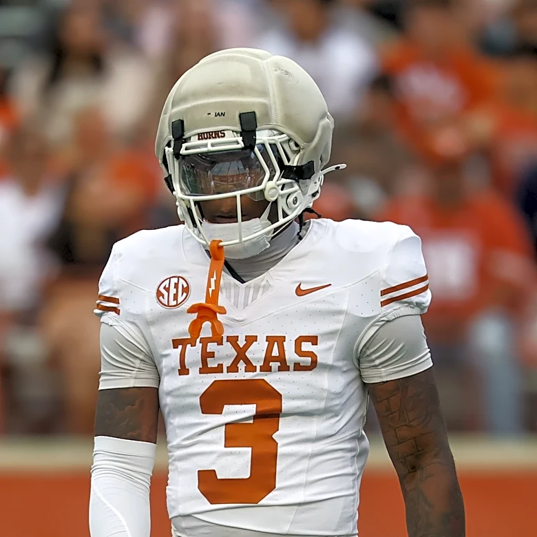 Three Texas standouts selected for Lombardi Award watch list