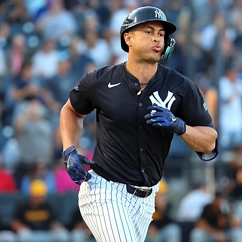 Yankees news: Giancarlo Stanton runs bases as rehab continues